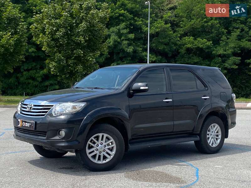 Toyota Fortuner 2013