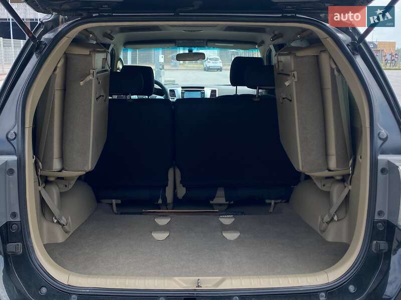 Позашляховик / Кросовер Toyota Fortuner 2013 в Львові