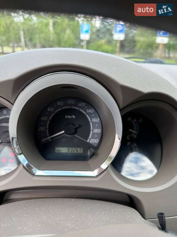 Позашляховик / Кросовер Toyota Fortuner 2008 в Кривому Розі