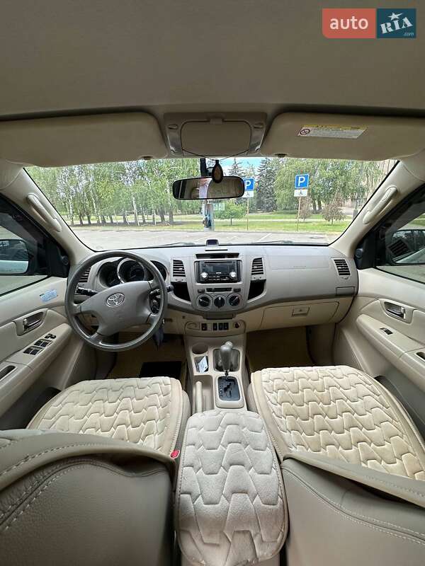 Позашляховик / Кросовер Toyota Fortuner 2008 в Кривому Розі