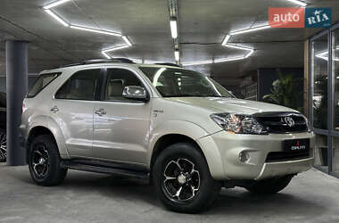 Внедорожник / Кроссовер Toyota Fortuner 2007 в 