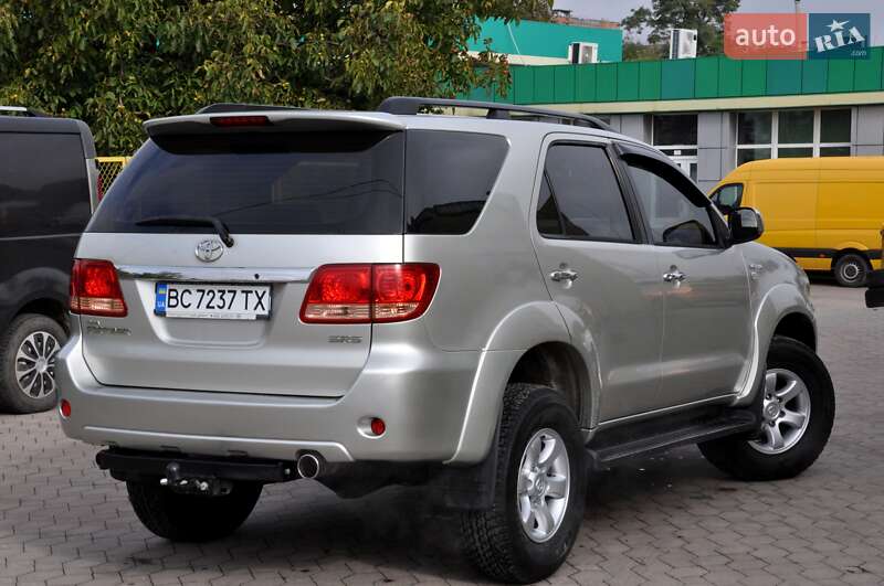 Внедорожник / Кроссовер Toyota Fortuner 2006 в Львове