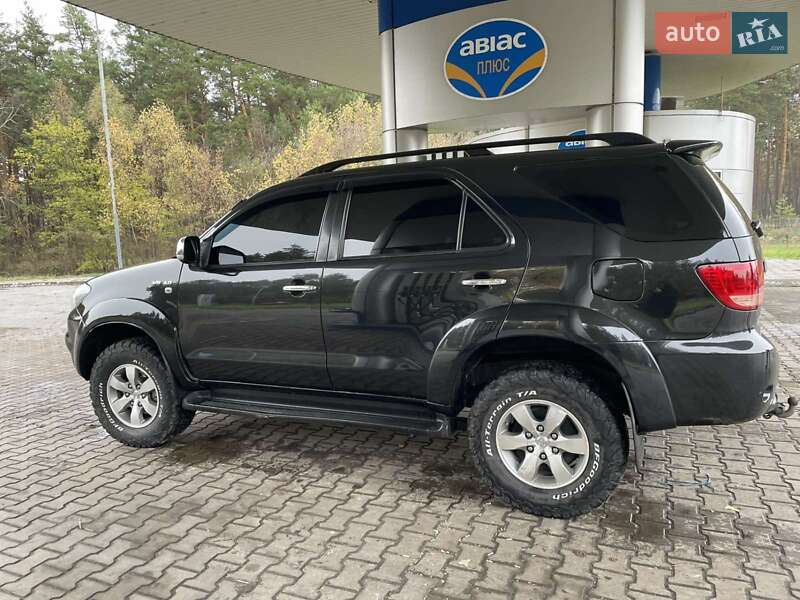 Позашляховик / Кросовер Toyota Fortuner 2005 в Лебедині фото 9 Позашляховик / Кросовер Toyota Fortuner 2005 в Лебедині