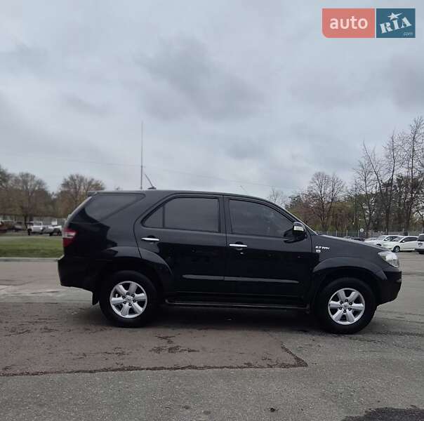 Внедорожник / Кроссовер Toyota Fortuner 2010 в Киеве