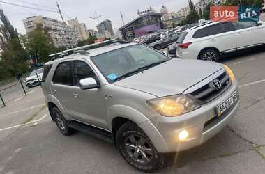 Позашляховик / Кросовер Toyota Fortuner 2006 в Києві