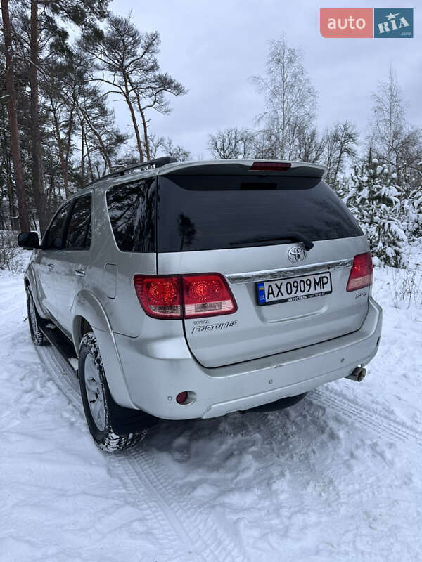Внедорожник / Кроссовер Toyota Fortuner 2006 в Харькове фото 9 Внедорожник / Кроссовер Toyota Fortuner 2006 в Харькове
