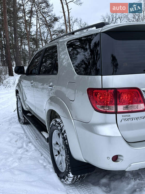 Внедорожник / Кроссовер Toyota Fortuner 2006 в Харькове фото 13 Внедорожник / Кроссовер Toyota Fortuner 2006 в Харькове