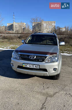 Позашляховик / Кросовер Toyota Fortuner 2005 в Миколаєві