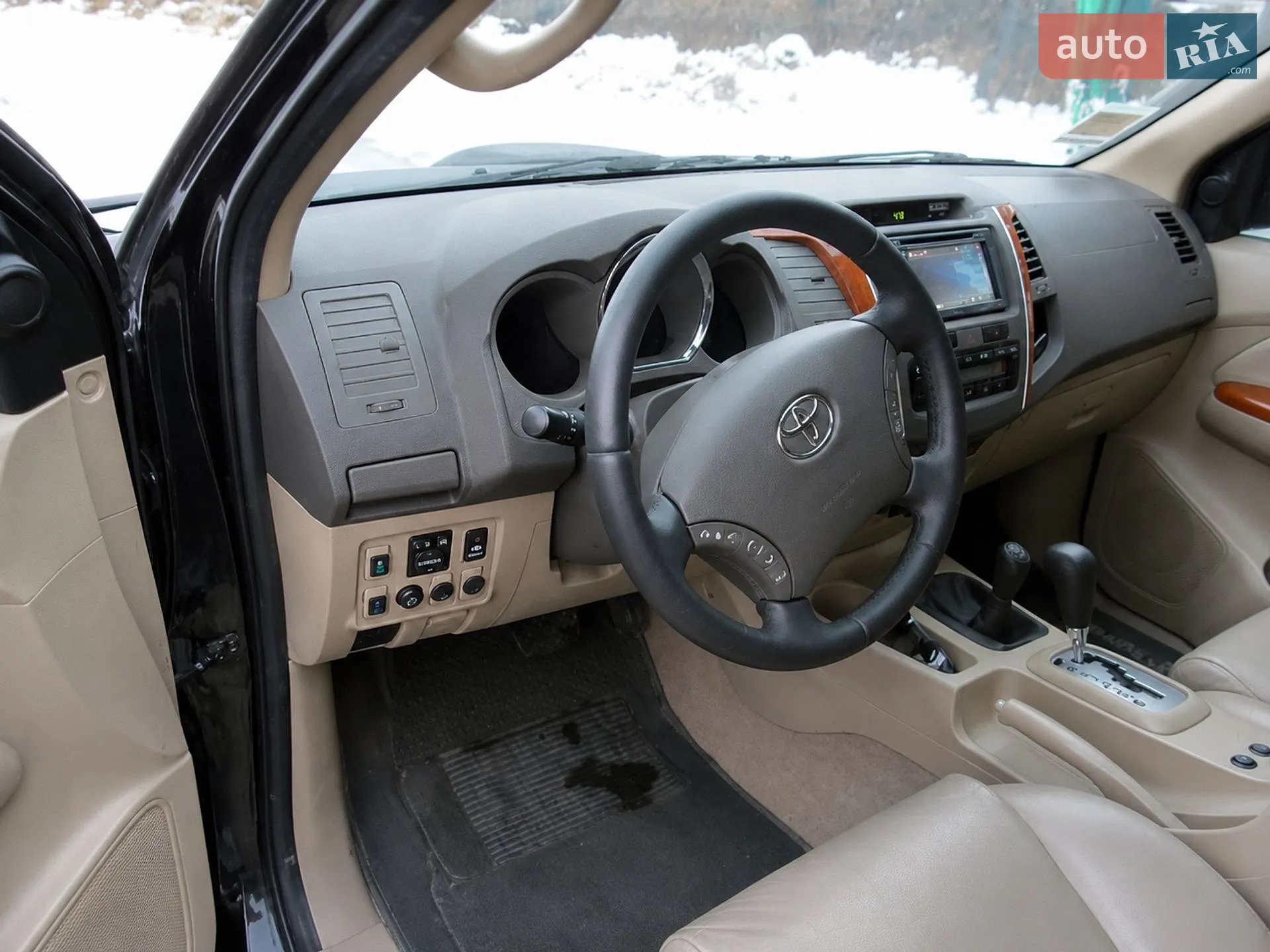 2011 Toyota Fortuner - мініатюра 8