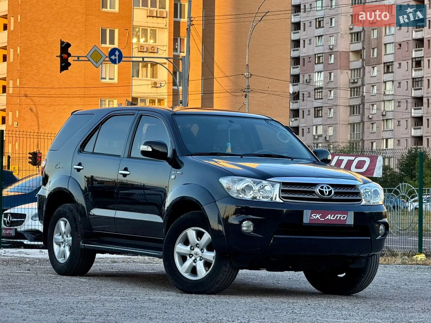 2010 Toyota Fortuner - мініатюра 3