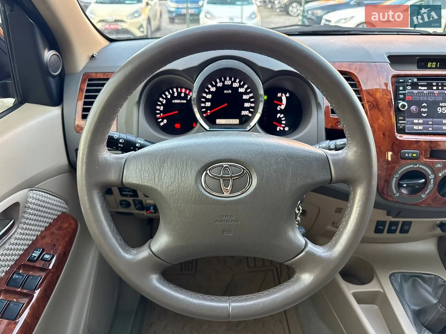 2010 Toyota Fortuner - мініатюра 15
