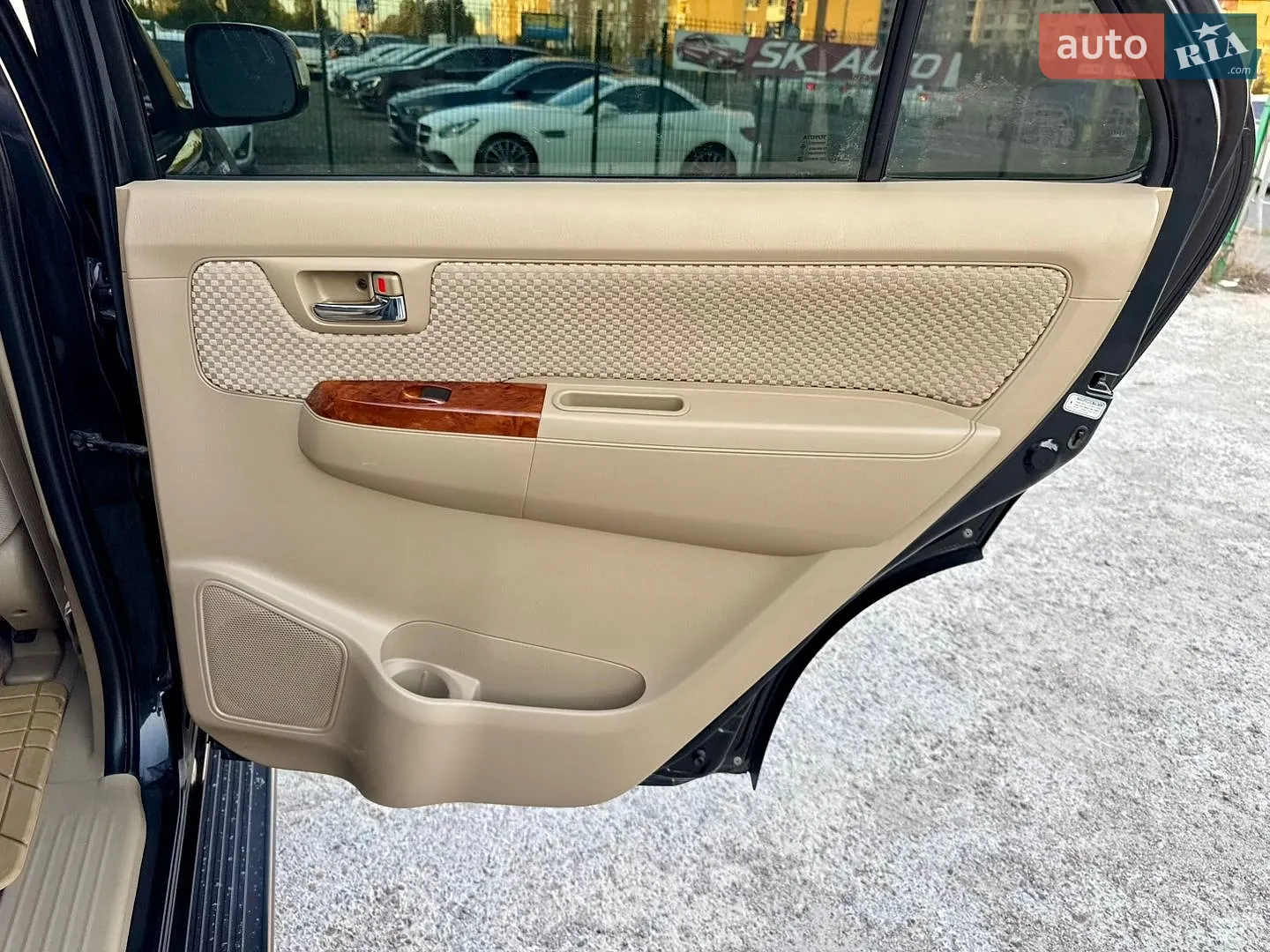 2010 Toyota Fortuner - мініатюра 45