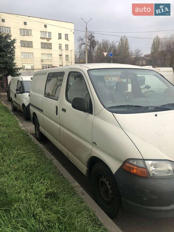 Мікровен Toyota Grand Hiace 2003 в Києві