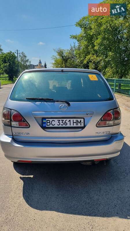 Внедорожник / Кроссовер Toyota Harrier 2001 в Львове