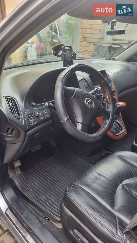 Внедорожник / Кроссовер Toyota Harrier 2001 в Львове