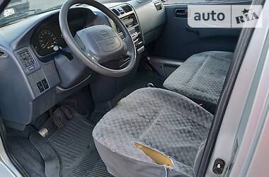 Мінівен Toyota Hiace 2004 в 