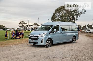 Минивэн Toyota Hiace 2020 в 