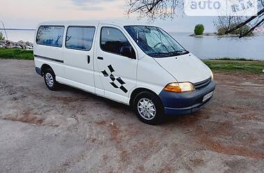 Мінівен Toyota Hiace 1997 в Нікополі