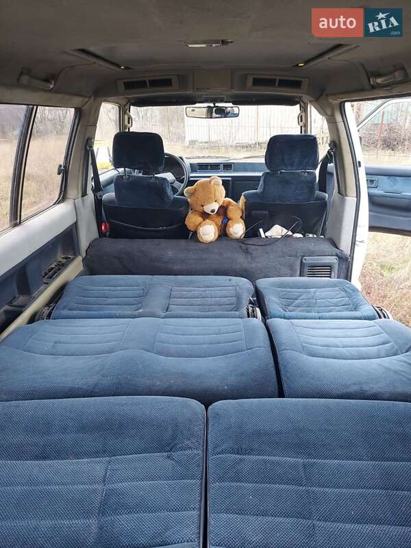 Минивэн Toyota Hiace 1986 в Черноморске