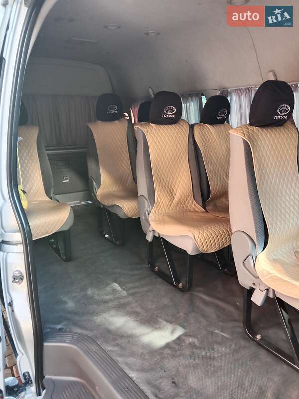Позашляховик / Кросовер Toyota Hiace 2008 в Покрові