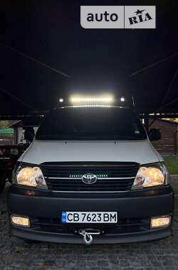 Минивэн Toyota Hiace 2011 в Вышгороде