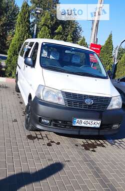 Минивэн Toyota Hiace 2006 в Виннице