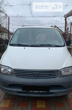 Грузовой фургон Toyota Hiace 2002 в Одессе