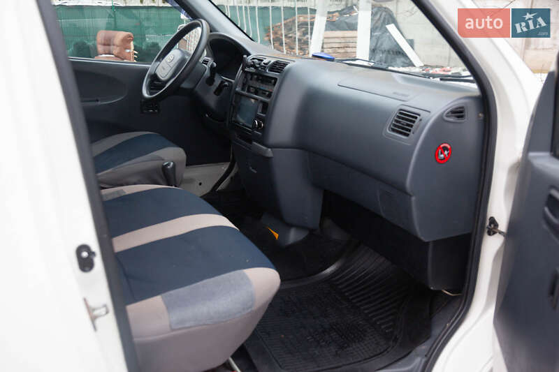 Внедорожник / Кроссовер Toyota Hiace 2004 в Киеве