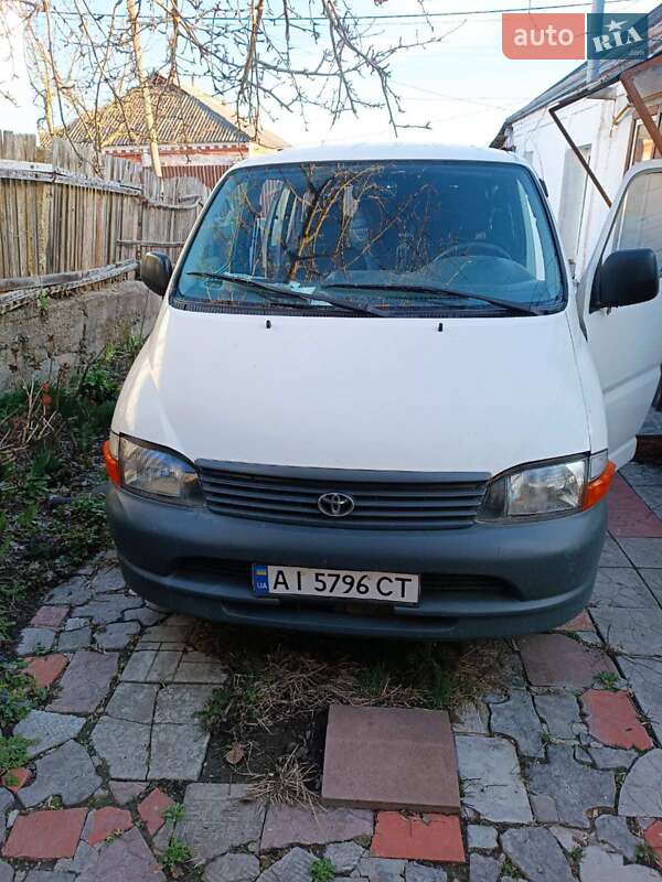Мінівен Toyota Hiace 2005 в Богуславі