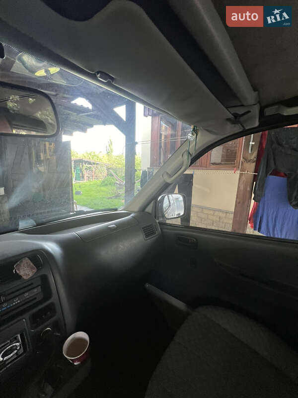 Минивэн Toyota Hiace 2002 в Боровой