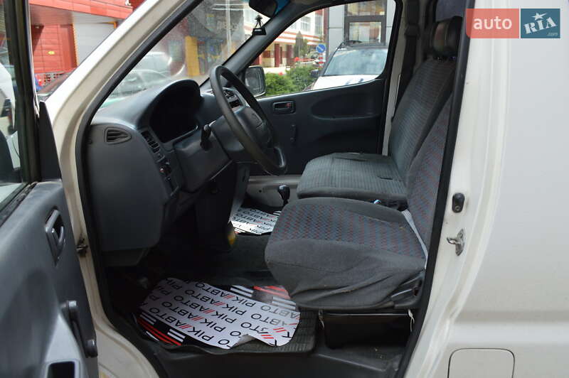 Мінівен Toyota Hiace 1998 в Львові