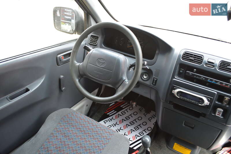 Мінівен Toyota Hiace 1998 в Львові