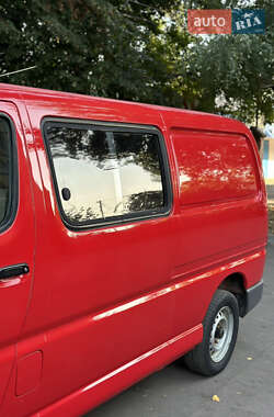 Грузовой фургон Toyota Hiace 2004 в Фастове