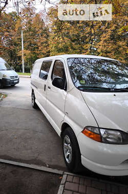 Мінівен Toyota Hiace 2006 в 