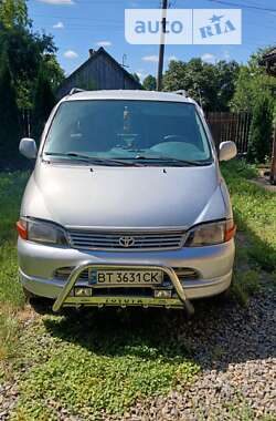 Седан Toyota Hiace 2004 в Шепетівці