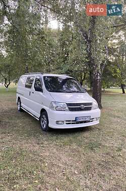 Минивэн Toyota Hiace 2007 в 