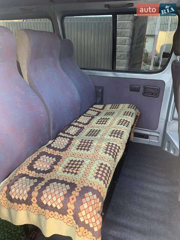 Минивэн Toyota Hiace 1996 в Кременце