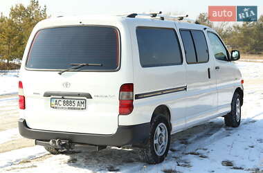 Мінівен Toyota Hiace 2005 в 