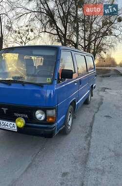 Мінівен Toyota Hiace 1986 в Звягелі