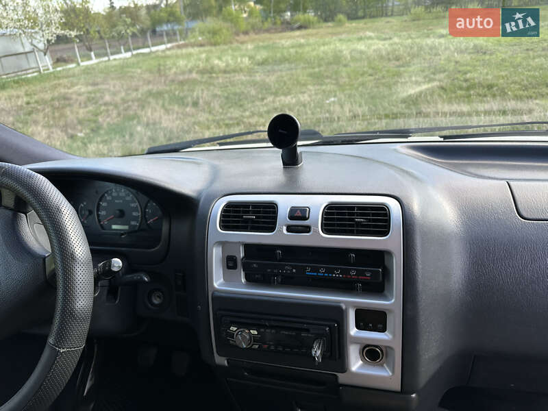 Мінівен Toyota Hiace 2012 в Сарнах