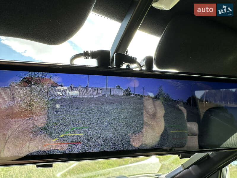 Мінівен Toyota Hiace 2012 в Сарнах