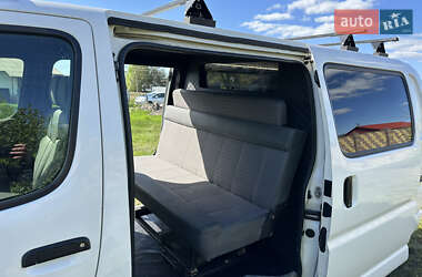 Минивэн Toyota Hiace 2012 в 