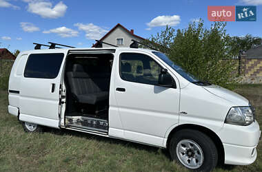 Минивэн Toyota Hiace 2012 в 