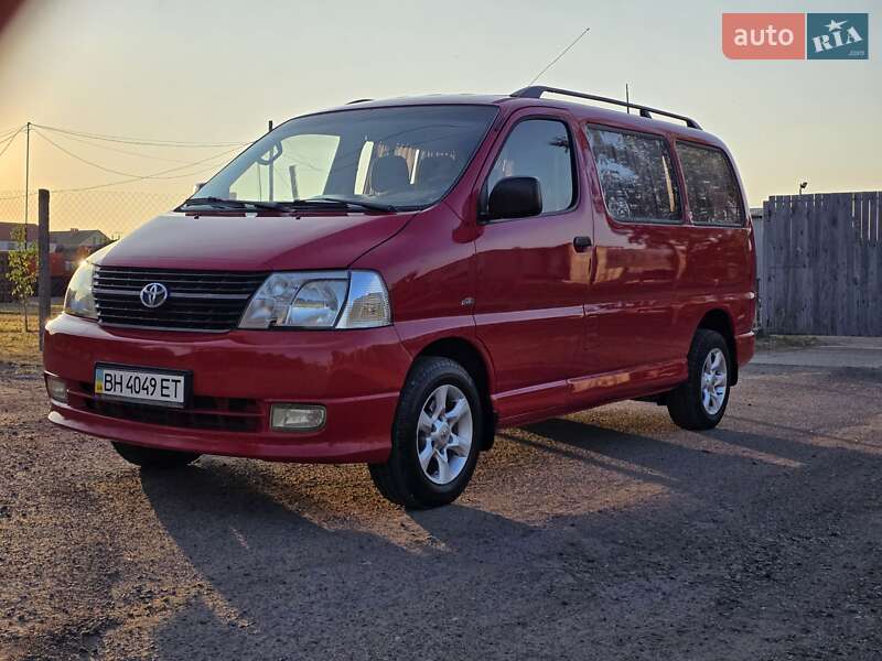 Toyota Hiace 2007