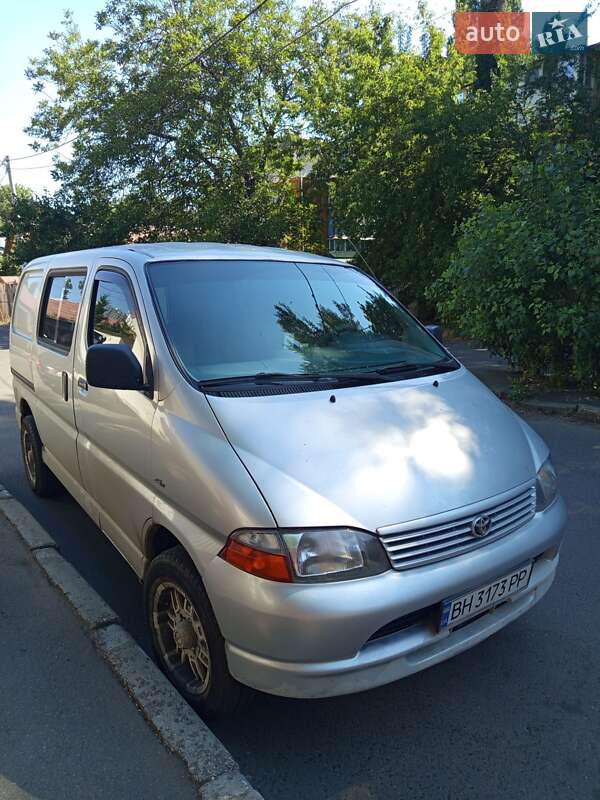 Toyota Hiace 2004