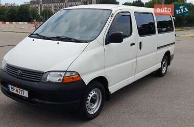 Минивэн Toyota Hiace 2005 в Одессе