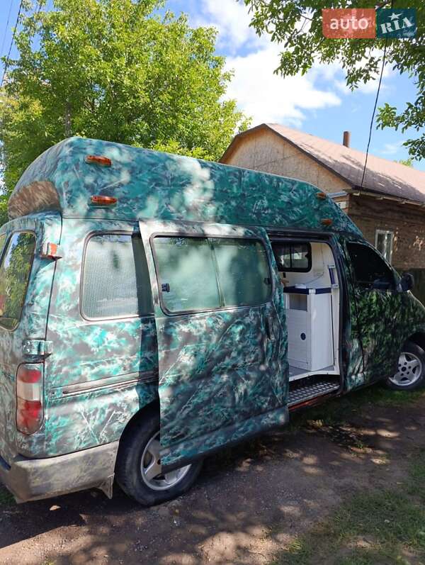 Мікровен Toyota Hiace 2006 в Полтаві