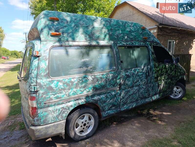 Мікровен Toyota Hiace 2006 в Полтаві