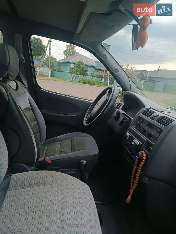 Минивэн Toyota Hiace 2005 в Киеве фото 4 Минивэн Toyota Hiace 2005 в Киеве