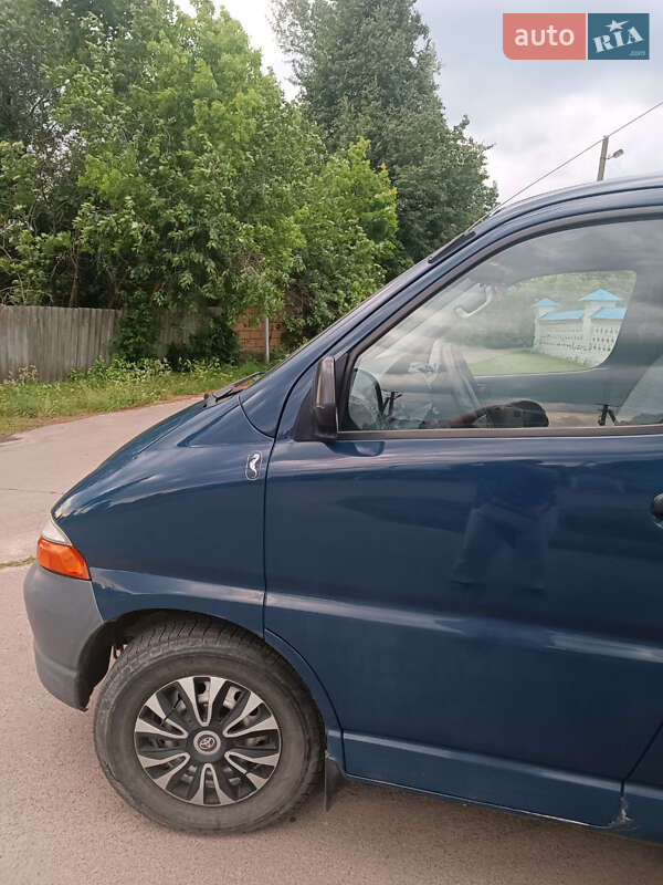 Минивэн Toyota Hiace 2005 в Киеве фото 10 Минивэн Toyota Hiace 2005 в Киеве